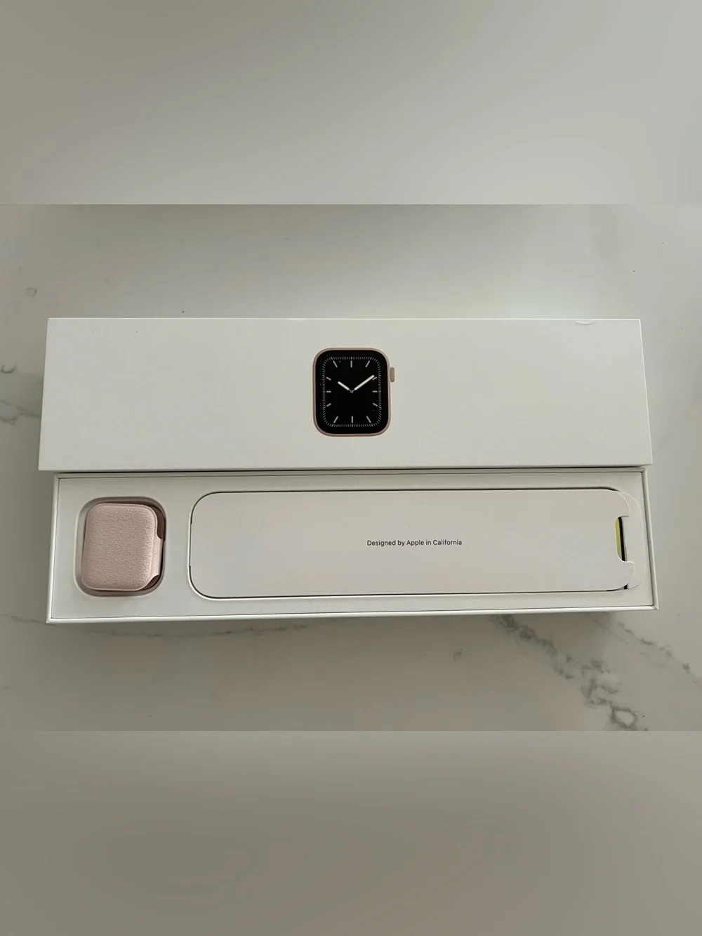 Apple Watch Series 5 (GPS + Cellular) 40mm Gold Aluminum Case w/Pink Sport Band